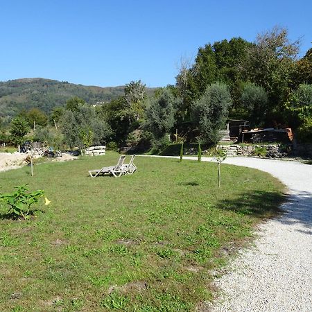 A Casa Com 2 Pereiras Bed and Breakfast Terras de Bouro Buitenkant foto
